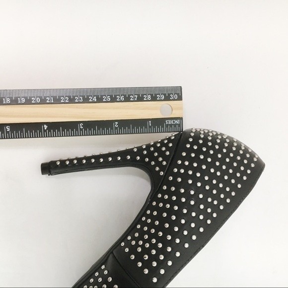 Report Women's Black Studded Stiletto Point Toe Pointy Jill Heels Pumps Size 8.5 - Picture 13 of 16